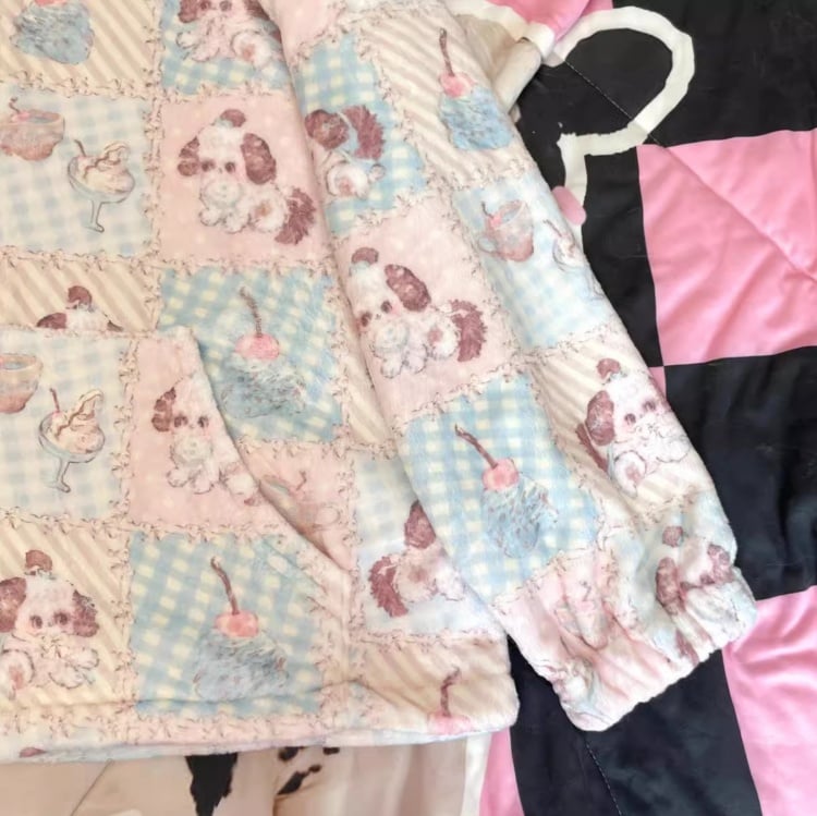 Dicker Pyjama-Satz mit buntem Patchwork-Print