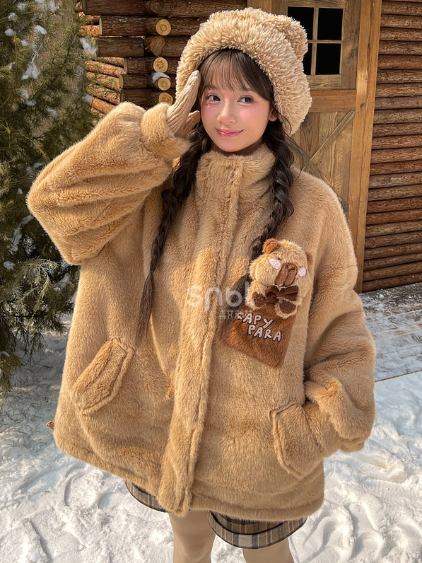 Niedlicher Capybara-verzierter brauner Plüsch-Kapuzenpullover