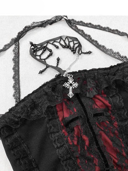 華やかなティアードクロストップ、チェック柄ディテール、ほろ苦いレッドスカート、ブラックタイセット、ドレスキャミソール