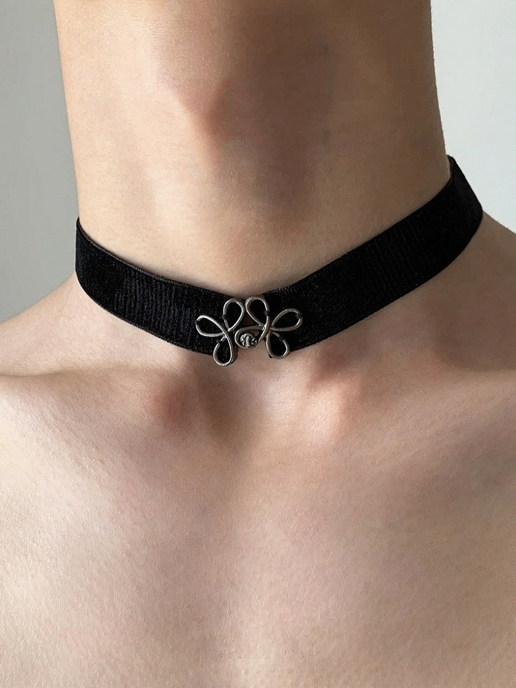 Black Velvet Choker with Metal Floral Charm - YSHXS