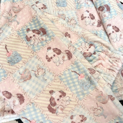 Dicker Pyjama-Satz mit buntem Patchwork-Print