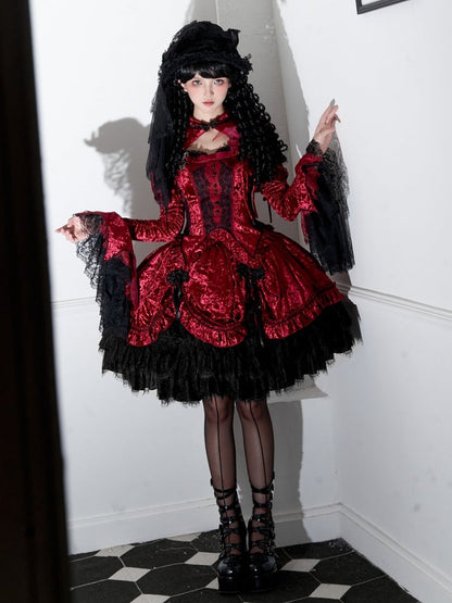 Rotes, abnehmbares Samtoberteil mit langen Glockenärmeln und Schlangenknochenmuster