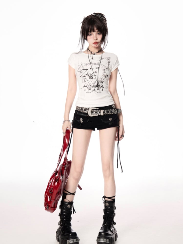 Schmal geschnittene Jeansshorts in Schwarz mit niedriger Taille und Schnürsaum