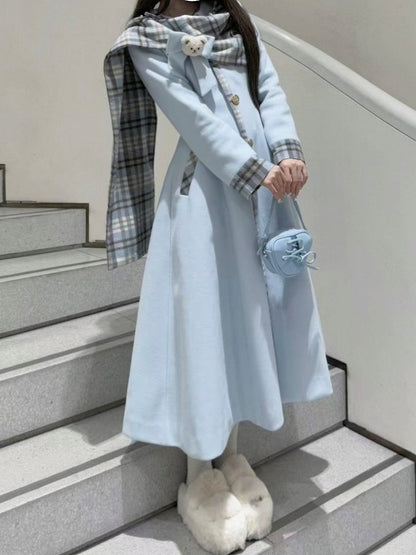 Blauer, süßer, langer Vintage-Mantel im Preppy-Stil mit Schleife und karierten Schaldetails