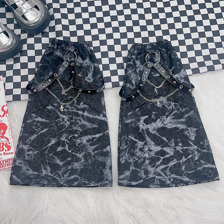 Beinwärmer, schwarz/braun, Design: Kreuz, Ödland, Punk, Tie-Dye-Charme