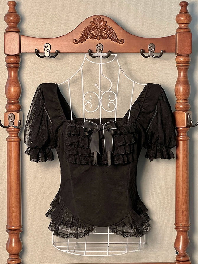 ブラックスクエアネックライン半袖ブラウス