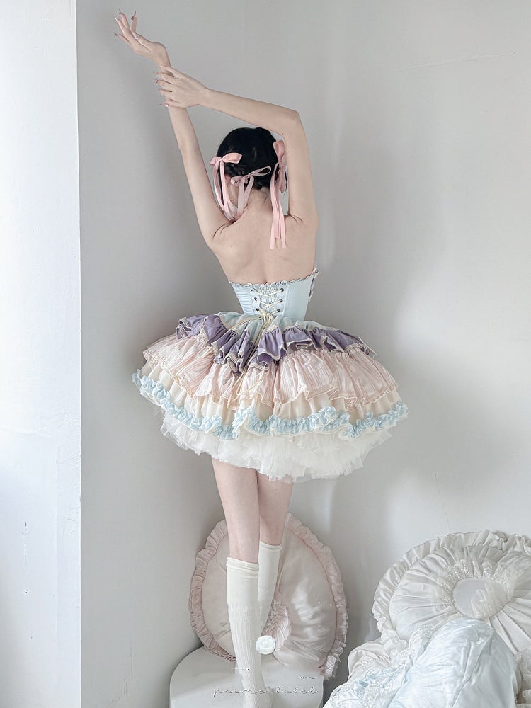 Lila Schleifenrock, große Schnürung, baskische Taille, gestufte Rüschen, süßes Lolita-Kleid und mit Blau auf