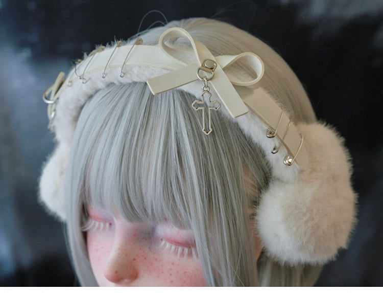 白いハンドメイドクロスピンボウプラッシュハート型イヤーマフ