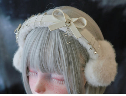 白いハンドメイドクロスピンボウプラッシュハート型イヤーマフ