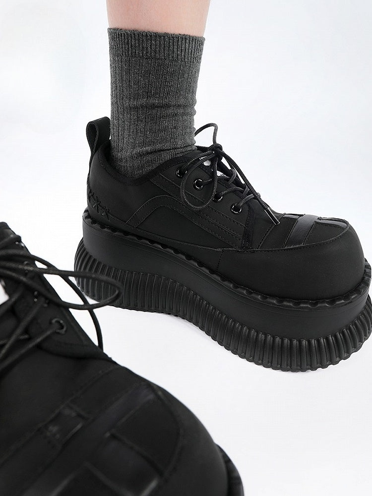 Gothic Lace-Up Schwarz - Plateaus im Design Top Cross mit