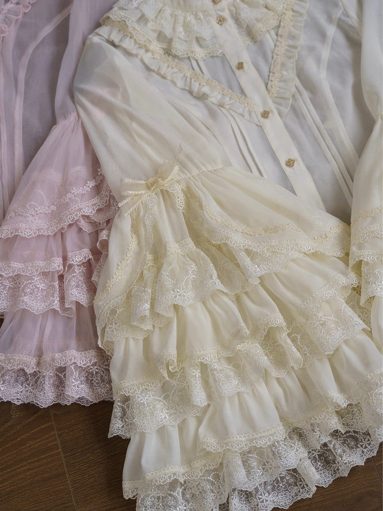 ベージュのロングレイヤードベルスリーブシフォンブラウス