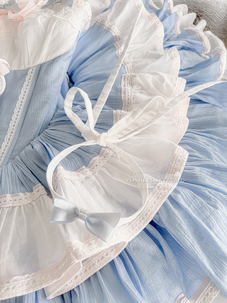 ブルーとピンクのスイートメイドエプロン＋バスクウエストティアードフリルヘムストラップレスパフィードレス