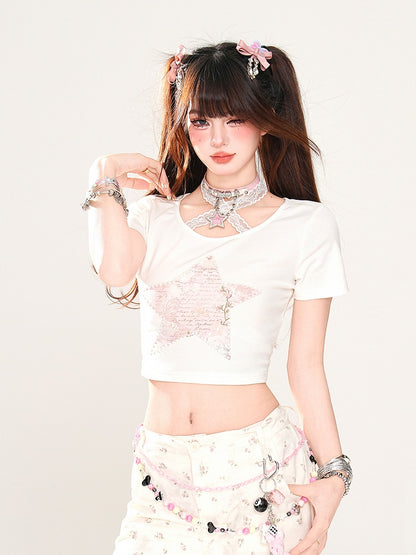 Glamorous Neck – Kurzes weißes Neckholder-T-Shirt aus Spitze mit Sternenprint