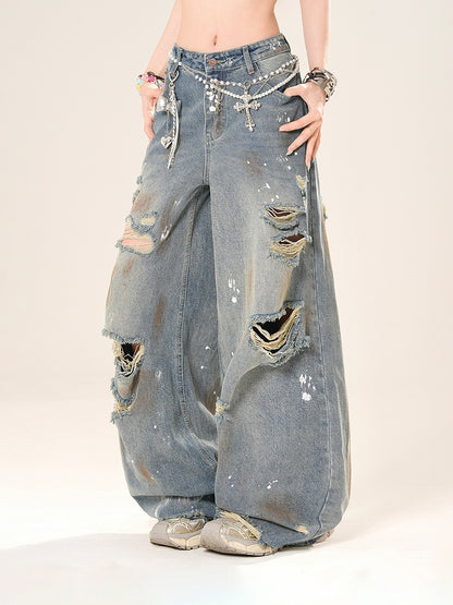 ワイドレッグジーンズ、股上はダメージ加工、穴あき、ブルースプレー、ロープリントペイント