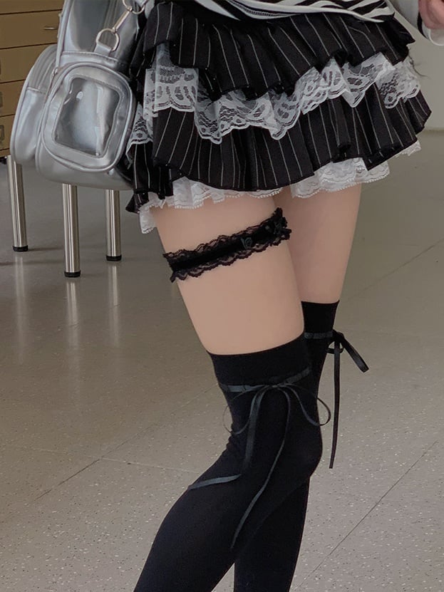 ピンクのスイートローズの蝶結びレーストリムのレッグループ