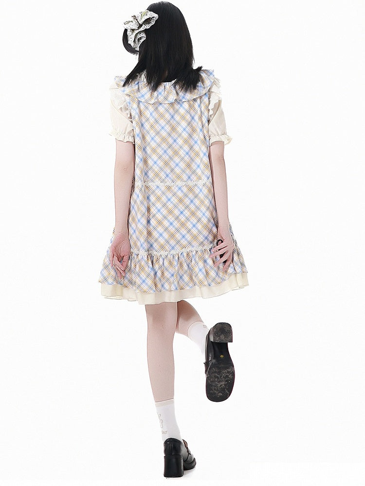 ベージュのレーストリム半袖セミシアーブラウス