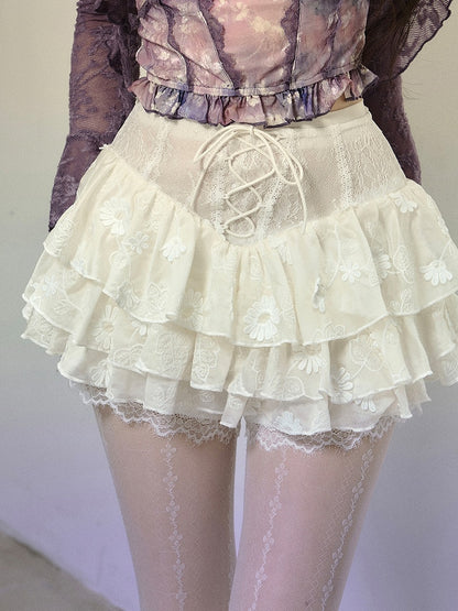 ホワイトレースの花柄ハイウエストティアードミニスカートレースアップディテール