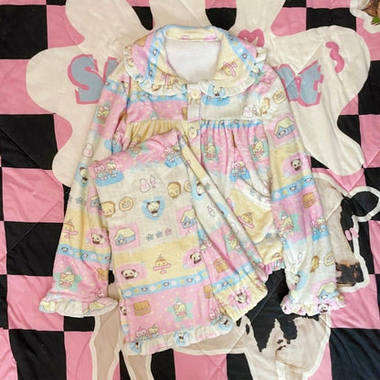 カラフルなピーターパンカラーの厚手パジャマセット
