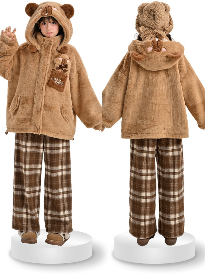 Niedlicher Capybara-verzierter brauner Plüsch-Kapuzenpullover
