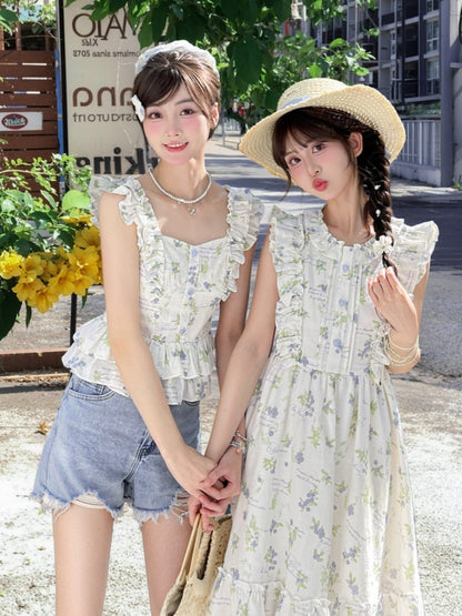 Jeansshorts mit offenem Saum in Blau mit hohem Bund