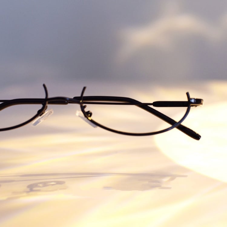 サイバーパンク ブラック セミリムレス グラス Y2K レンズレス メガネ