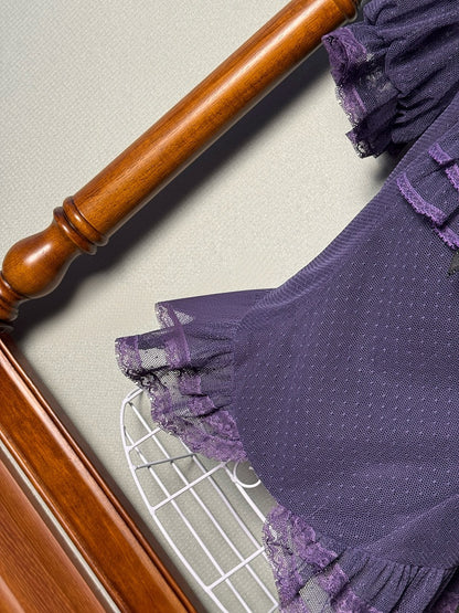 パープルのスクエアネックライン半袖ブラウス