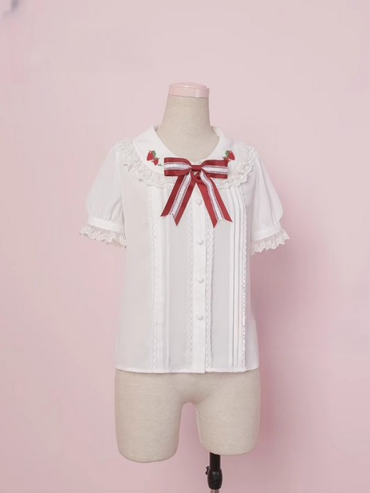 フリルピーターパンカラーの蝶結び、甘いイチゴ柄の赤と白のロリータブラウス