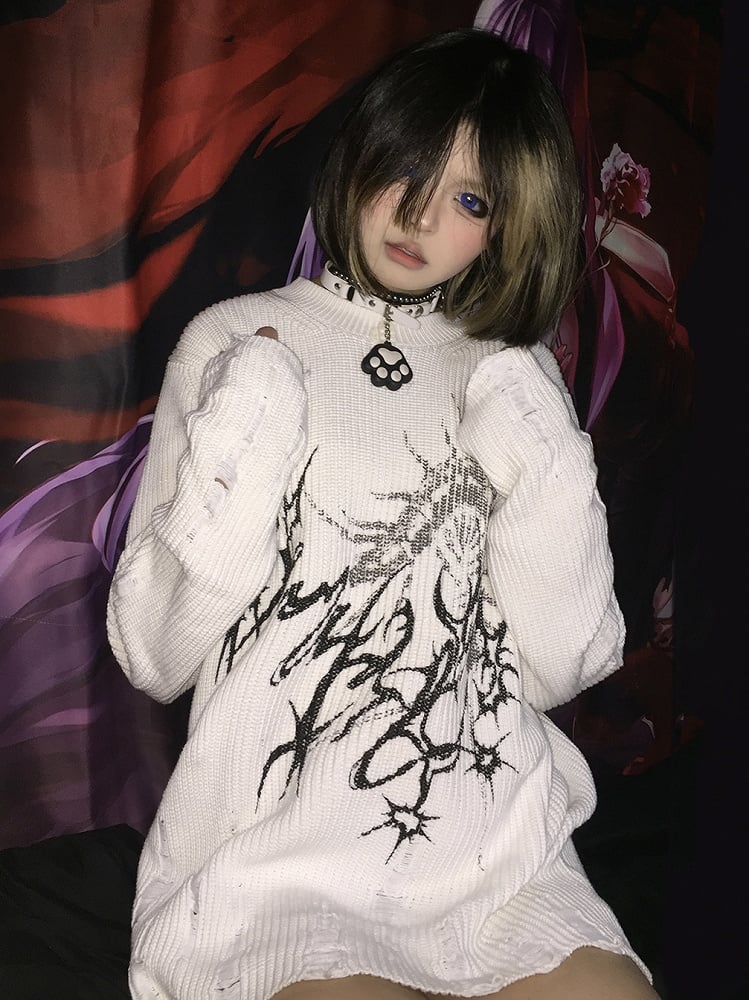 Dark Sweater Design White/Black with Gothic Centipede Aesthetic