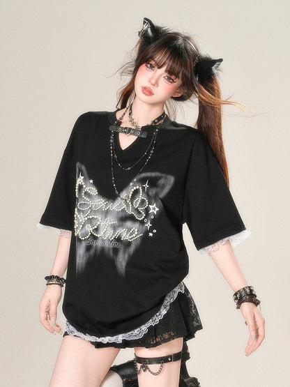 Mintgrünes/schwarzes/weißes T-Shirt mit V-Ausschnitt, Herzschnalle, Perlendetails und Spitzenbesatz