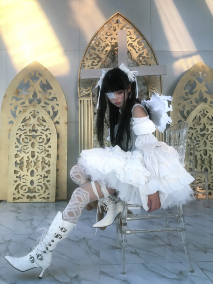 Gothic-Punk-Stiefel in Weiß mit Schnürung und spitzer Zehenpartie