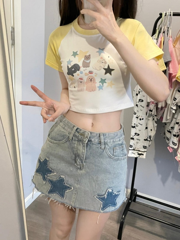 Weißes, gelbes Crop-Top mit Stern- und Welpen-Print