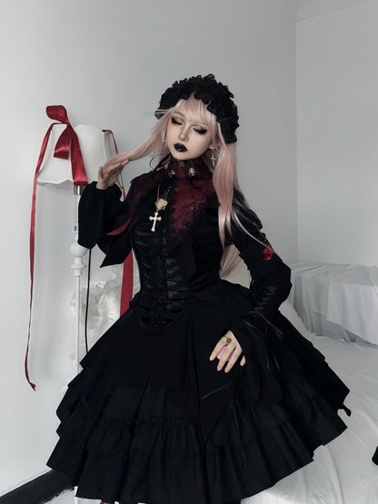 Roter Gothic Lolita Spitzkragen mit Kreuzkettenverzierung