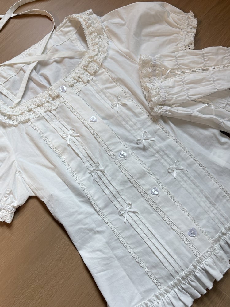 White Halter Blouse with Bow Accents and Lace Trim - Hana Studio