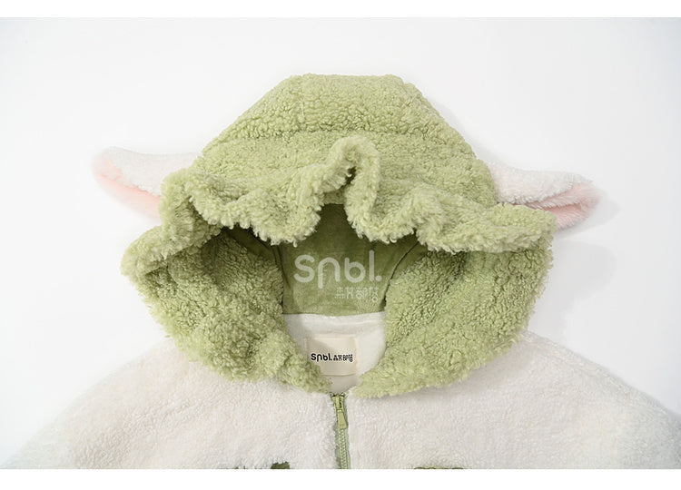 キュートなラムアップリケのホワイト＆グリーンカラーブロックデザインフリースジップパーカー