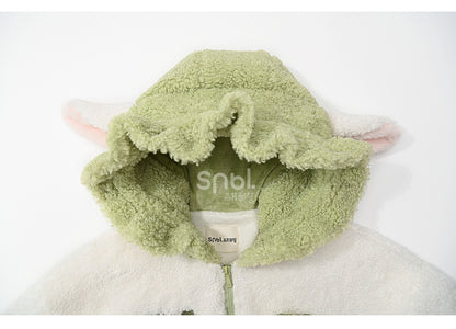 キュートなラムアップリケのホワイト＆グリーンカラーブロックデザインフリースジップパーカー