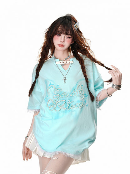 Mintgrünes/schwarzes/weißes T-Shirt mit V-Ausschnitt, Herzschnalle, Perlendetails und Spitzenbesatz