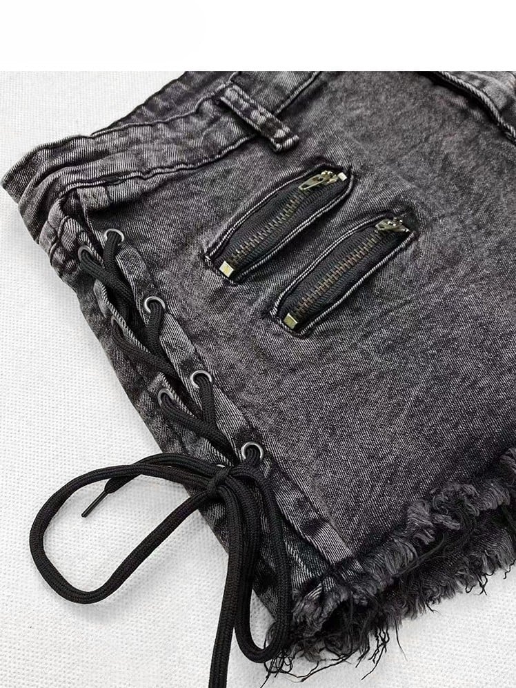 Glamorous – Schwarze Shorts mit Schnürung, Denim, Bittersweet Hem Raw