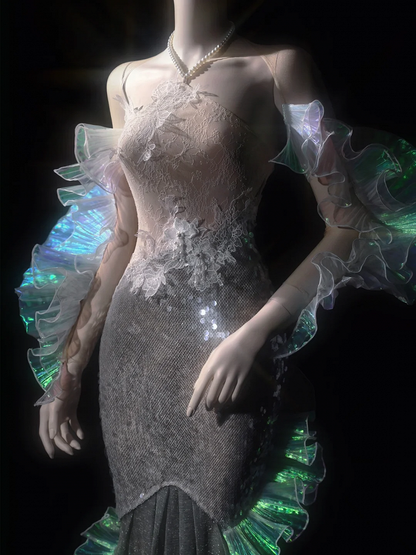 Kaskadierendes, hautfarbenes, transparentes Bolero-Design mit flossenförmiger Rüsche aus Tüll