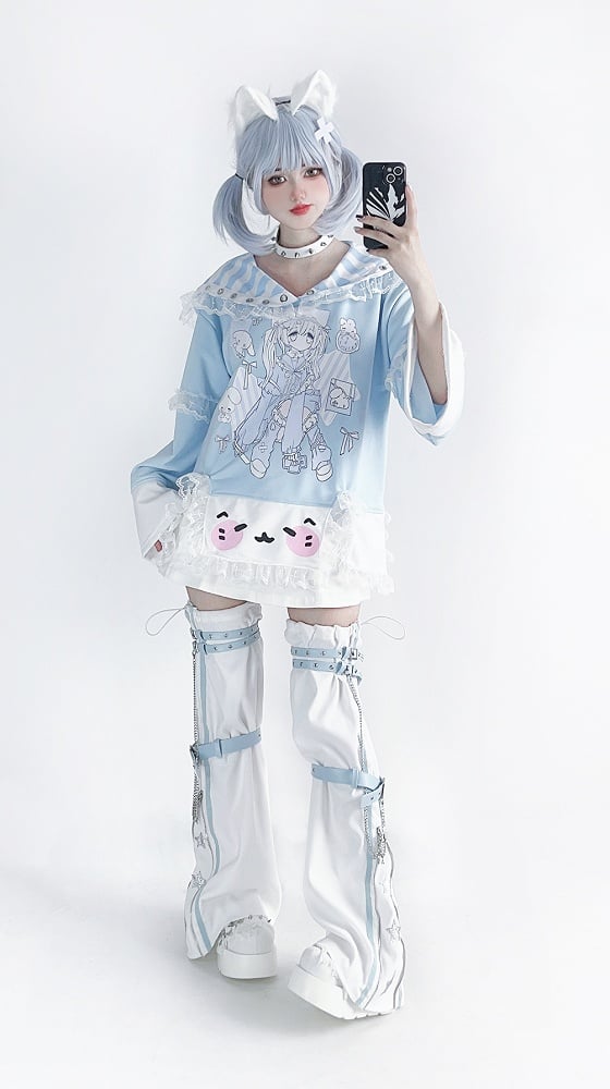 Kaiwai – Overknee-Beinwärmer mit Stern-Applikationen in Weiß und Hellblau