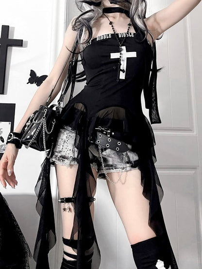 Glamouröses trägerloses Top mit asymmetrischem Volantsaum und Kreuzdruck in Schwarz