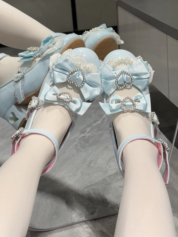 Mary Top bei Janes Blue Heels Cut-out Schleife Herz