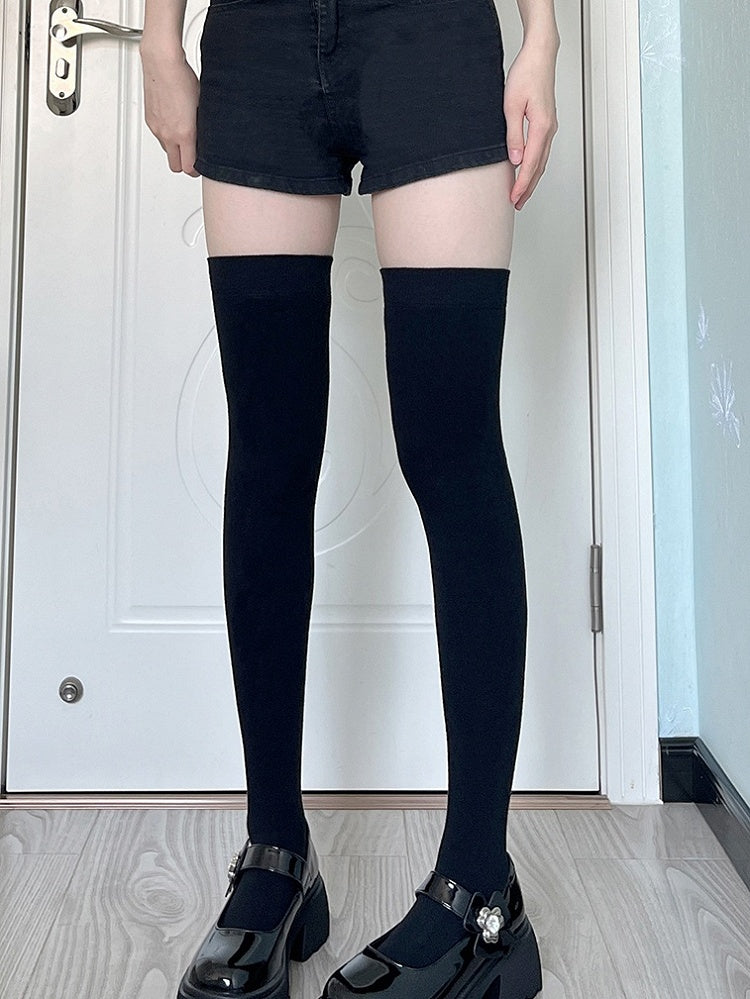 ブラックグレーのオーバーニーストッキング（厚手バージョン）