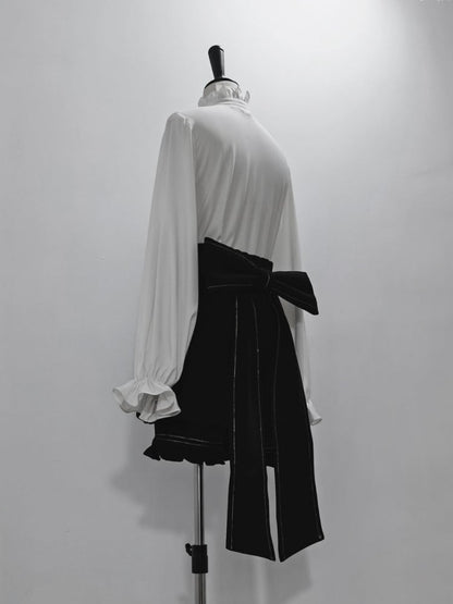 Weißes Ouji-Lolita-Shirt mit Rüschenausschnitt von Prince