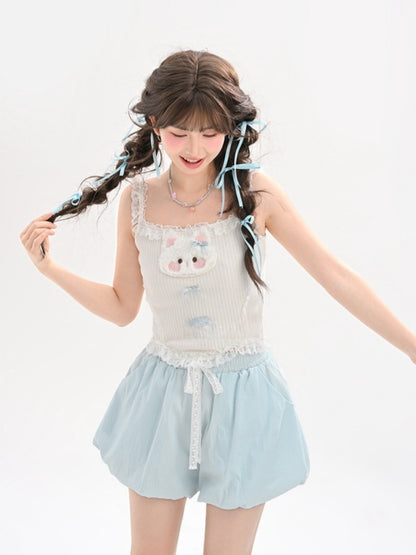 Cami Top mit Schleife und Plüsch-Kätzchen-Applikation, gerüschter Spitzenbesatz, Weiß