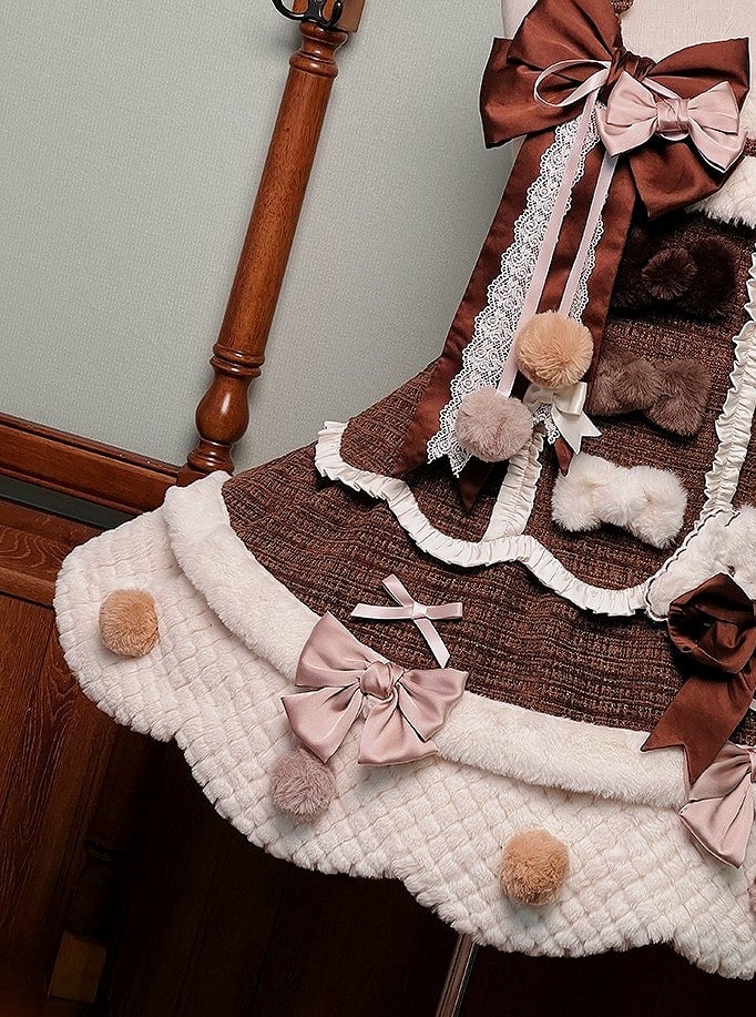 Kleid und Lolita-Overall mit gewelltem braun-weißem Rand und Pompons und Schleifen