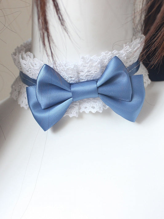 Blauer Choker mit Schleife und Rüschen, Dusty