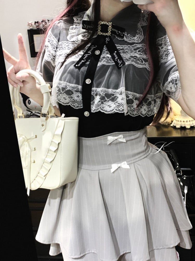 ジライケイ ブラック/ホワイト/ブラックホワイト レースケープデザイン 半袖ブラウス