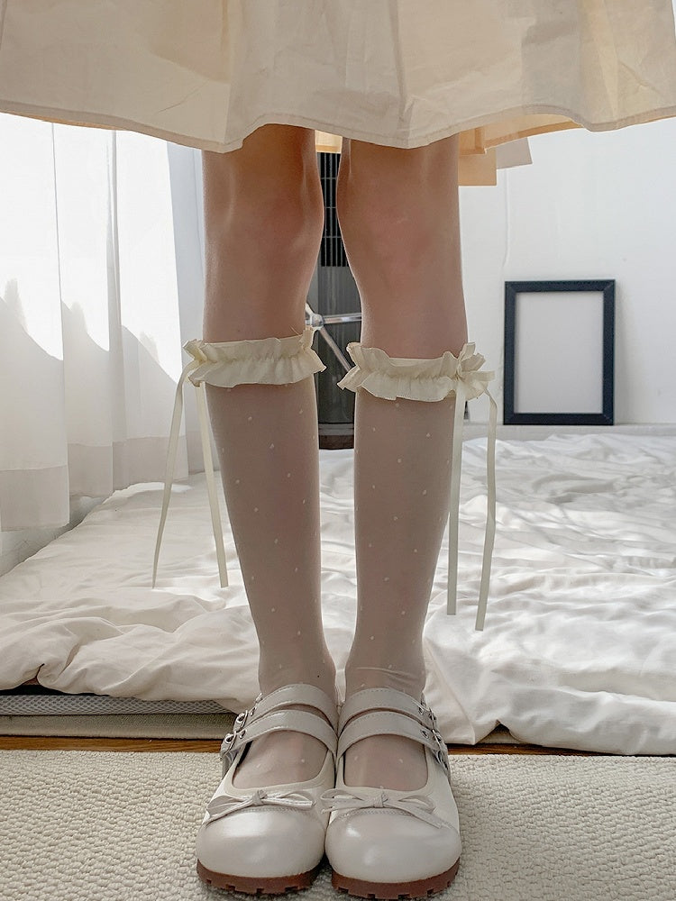 Unter dem Knie gemusterte Strümpfe mit Schleife und Rüschen, gepunktete Details, weiß/schwarze Manschette