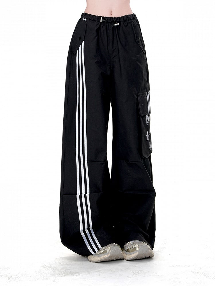 Schwarze Cargo-Taschen mit Kordelzug in der Taille und lockerem, geradem Bein