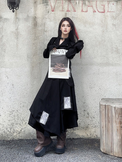 Schwarze asymmetrische Punk-Hose mit weitem Bein und Applikationen